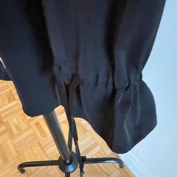 Long black blouse, long drawstring sleeves (plus-size) - Picture 4 of 8